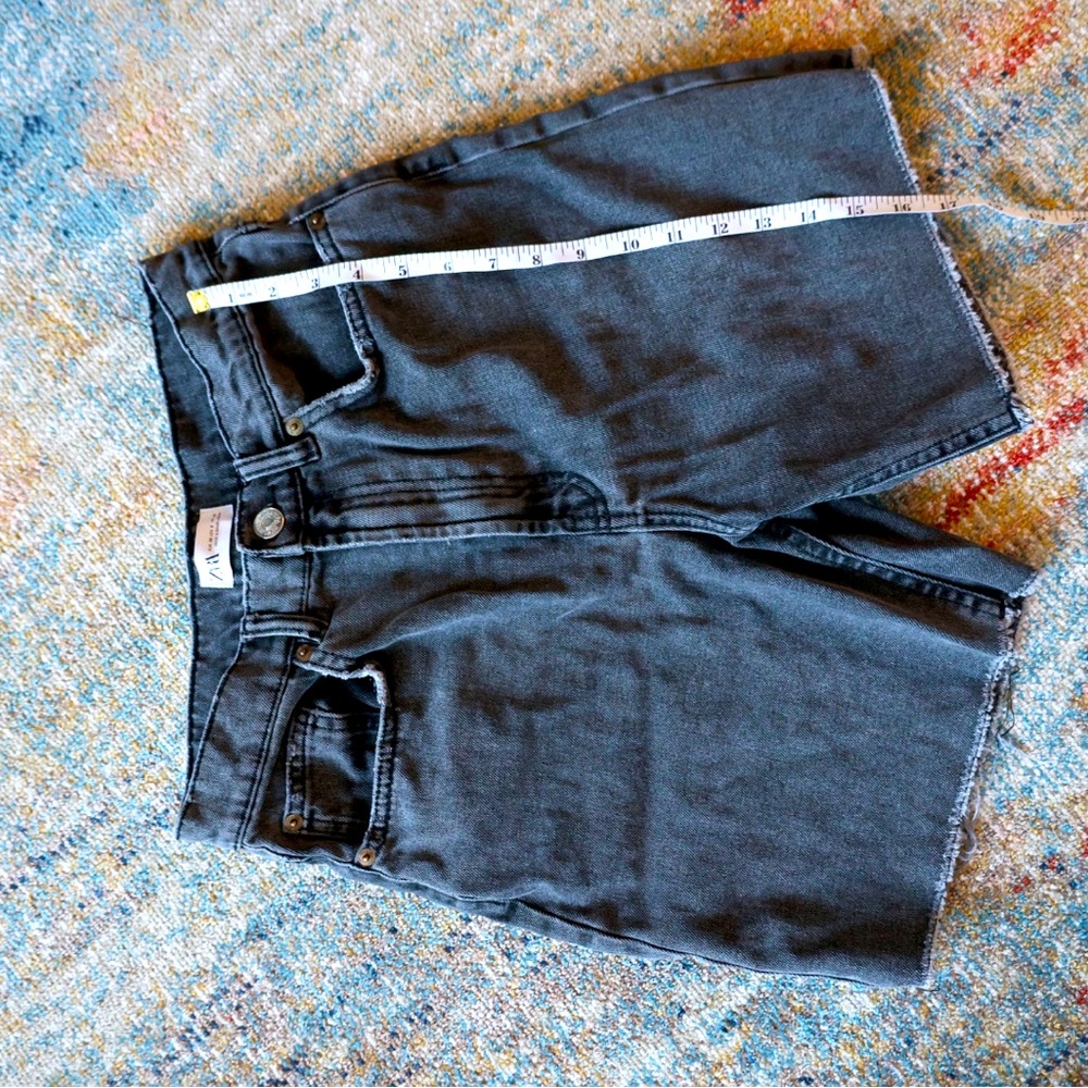 Zara Mid rise straight  denim shorts